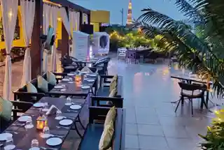  Rooftop Cafe & Restaurants