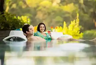 Swimming Pool with Jacuzzi